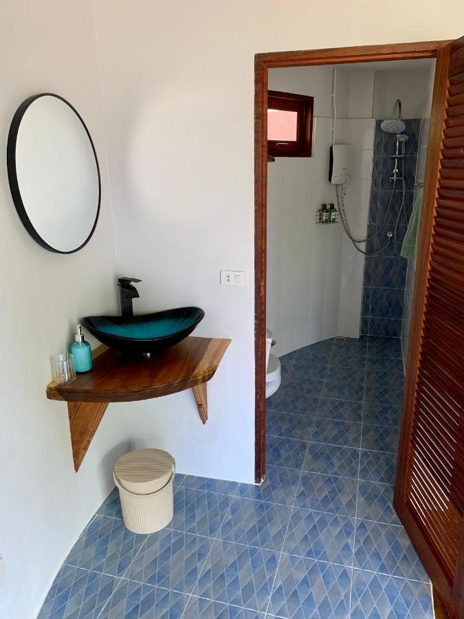 Ocean Vibes Hotel Thong Sala Buitenkant foto