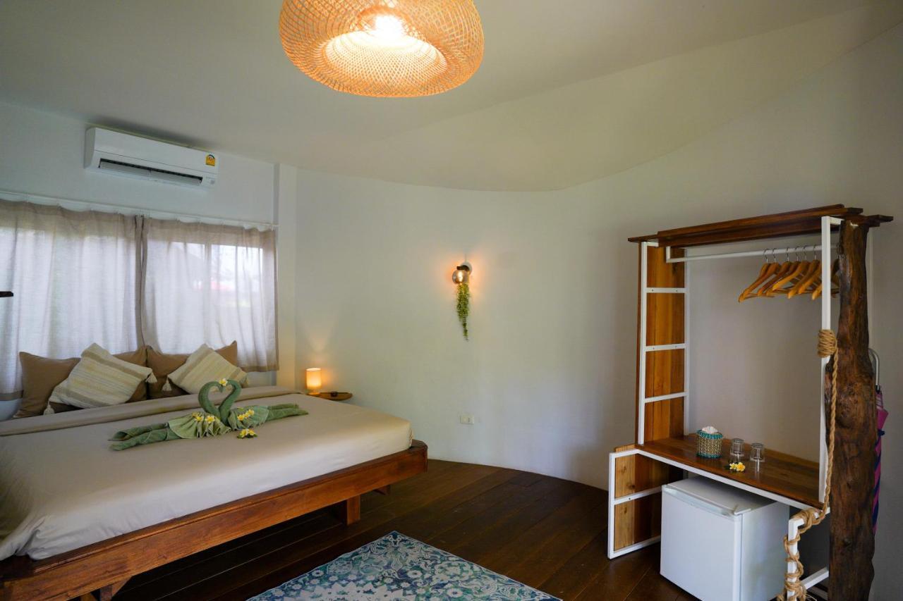 Ocean Vibes Hotel Thong Sala Buitenkant foto